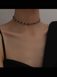 « Die Eleganz der New York Fashion Streetstyle Geflochtene Halskette: Der Vergoldete 316L Edelstahl-Choker für Damen – Kora »