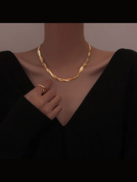 « Die Schlichte Eleganz der vergoldeten Edelstahl 316L Halskette Goldkette für Damen – Claudia: Ein Mode-Must-Have »