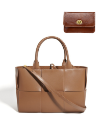 « Stilvolle Eleganz: Die Leder Tote Bag für Frauen – Tote 001 im Rampenlicht »