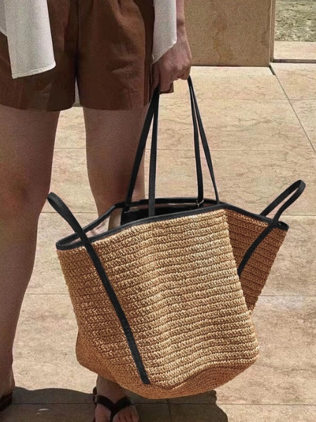 Die Coco Beach Bag: Zeitlose Eleganz für Sommertage am Meer