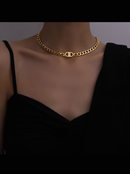 Statement-Choker: Der Must-Have Luxus-Look für deinen Sommer-Style